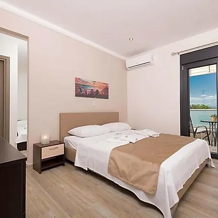 Hotel Ftery *